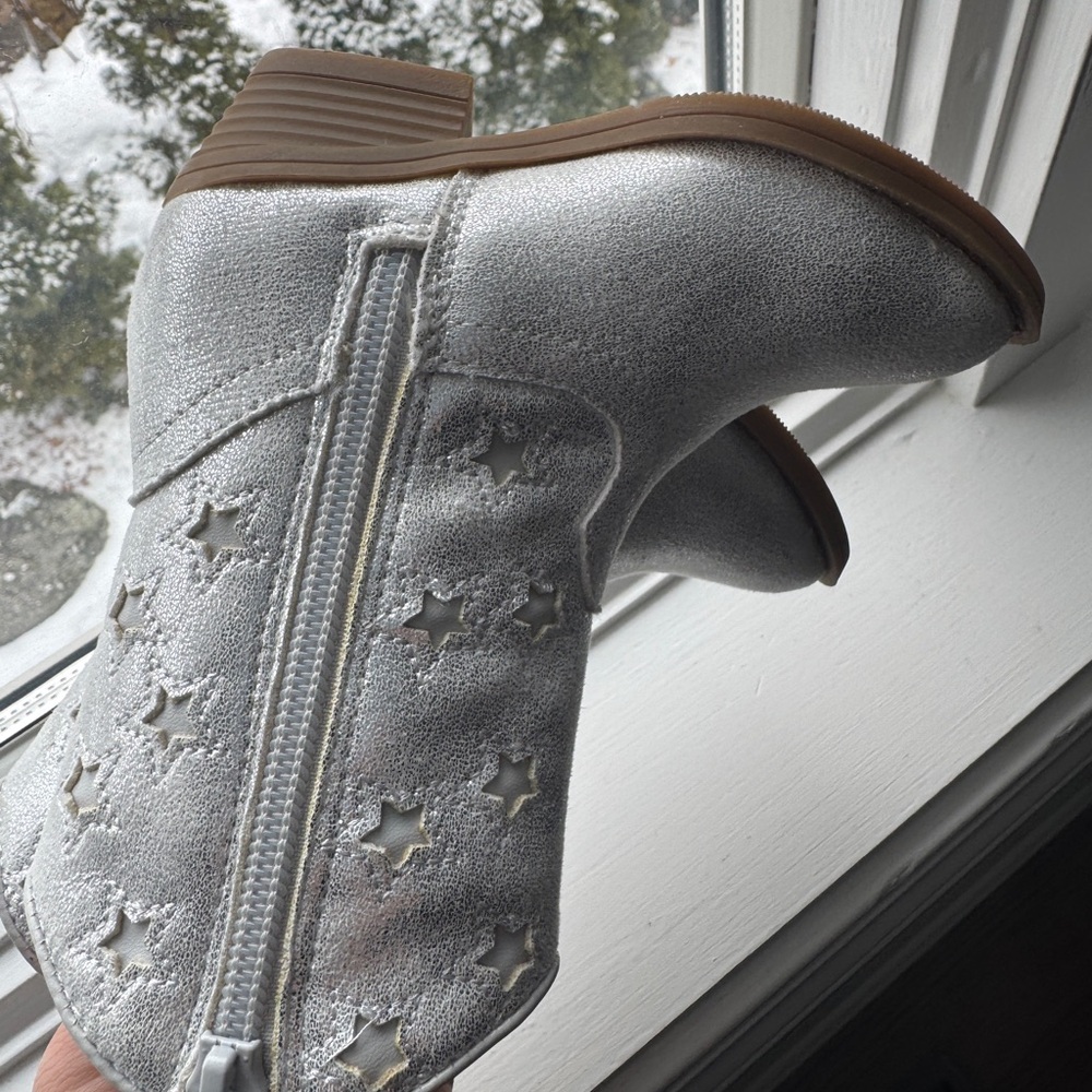 Tucker + Tate Silver Star Kids Boots - Picture 5 of 6